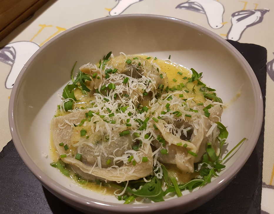 Spinach and Mascarpone filled Tortellini with Rocket and Chive Beurre Blanc