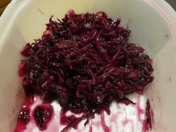 Sticky Vinegar Braised Red Cabbage