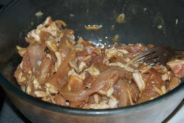 Marinating sliced pork