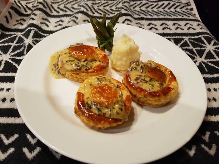 Reindeer Meat and Horseradish Vol au Vents, with Green Beans and Mashed Potato