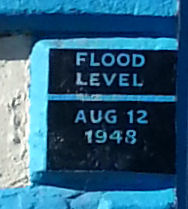 Flood level plaque